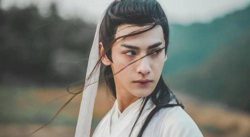 国产泪痣少年大王视频,青春校园的逆袭传奇