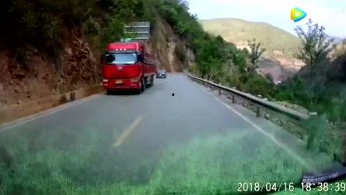 国产50吨大战车视频,50吨大战车震撼对决现场纪实