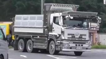 国外小哥开国产卡车视频,国外小哥亲身体验，惊叹不已！